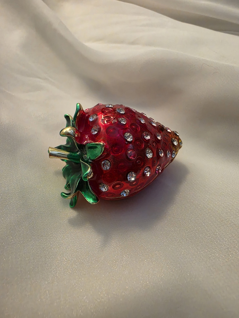 Red Strawberry Trinket Jewelry Proposal Ring Box Rhinestone Enamel